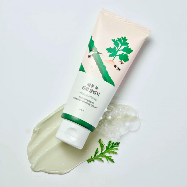 ROUND LAB Успокаивающая пенка для умывания с полынью Mugwort Calming Cleanser (150 мл)