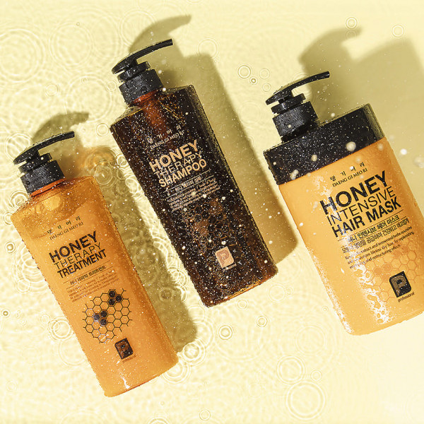 DAENG GI MEO RI Шампунь для поврежденных волос с пчелиным маточным молочком Professional Honey Therapy Shampoo (500 мл)