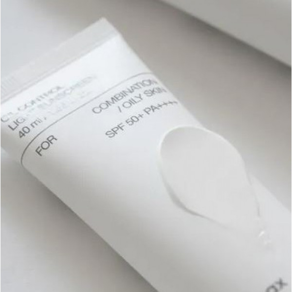 Celimax Солнцезащитный крем для жирной кожи лица Oil Control Light Sunscreen (40 мл)