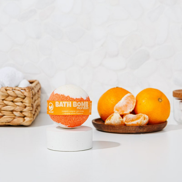 SAVONRY Парфюмированная соляная бомбочка для ванны с маслом мандарина "Оранжевое настроение" Mandarin (1 шт)