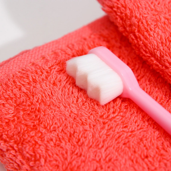 Сверхмягкая ребристая зубная щетка с 10000 щетинками "Розовая" (1 шт)