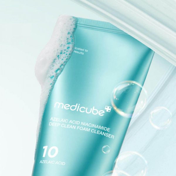 Medicube Очищающая пенка для умывания с азелаиновой кислотой и ниацинамидом Azelaic Acid Niacinamide Deep Clean Foam Cleanser (120 мл)