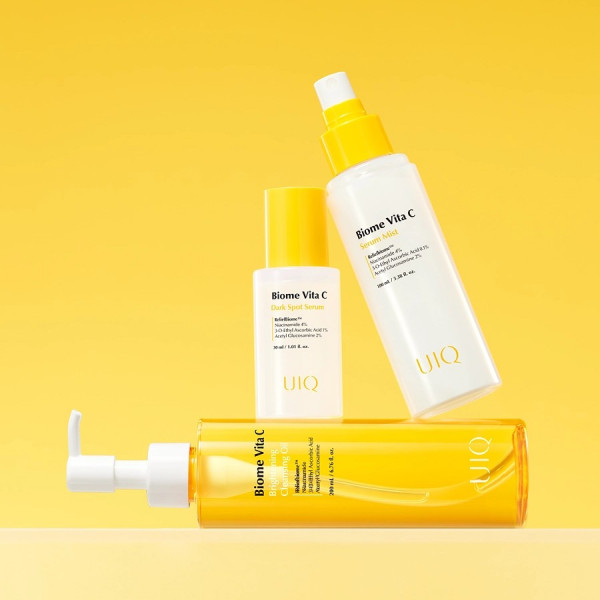 UIQ Осветляющая сыворотка-мист для сияния лица с витамином С Biome Vita C Serum Mist (100 мл)