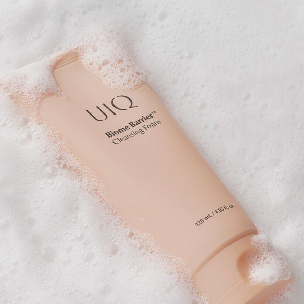 UIQ Слабокислотная пенка для умывания с постбиотиками Biome Barrier Cleansing Foam (120 мл)