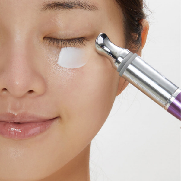 VT Cosmetics Массажный лифтинг-крем для кожи вокруг глаз с микроиглами Reedle Shot Lifting Eye Cream (15 мл)