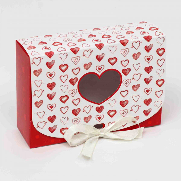 Подарочная коробка сборная с окном "Сердца", 16,5 х 11,5 х 5 см